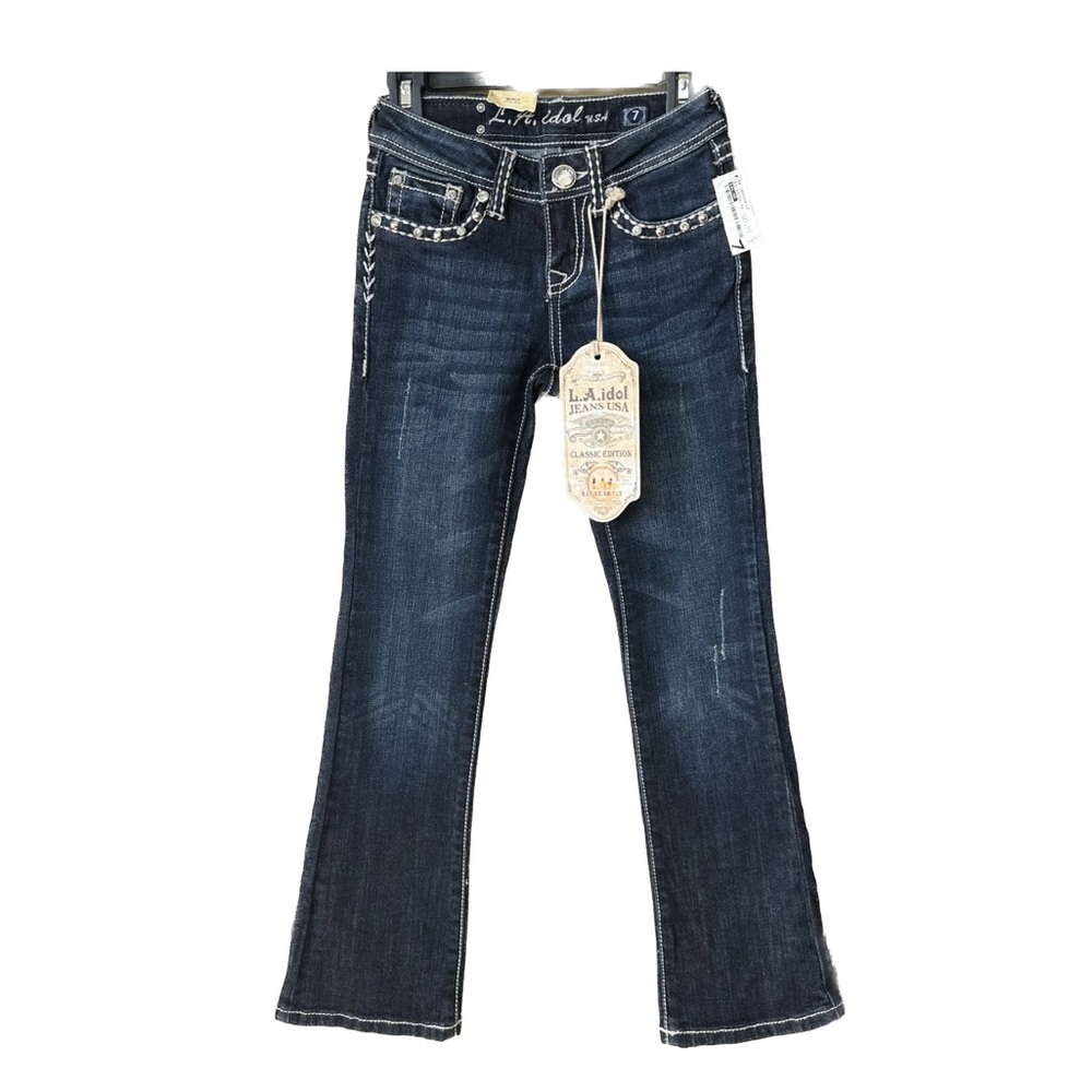 LA Idol Jeans
White Stitch, With Rhinestone Flowers on back pockets.
